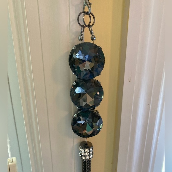 Metal Tassel Necklace‎ with 3 Large Faceted Stones - Picture 10 of 10